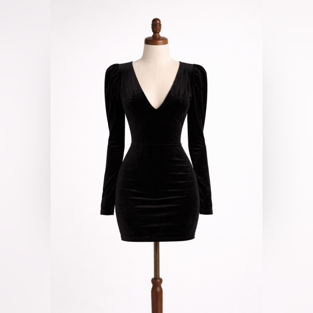 A. Calin by Flying Tomato Long Sleeve Velvet Deep V Mini Dress Sz M